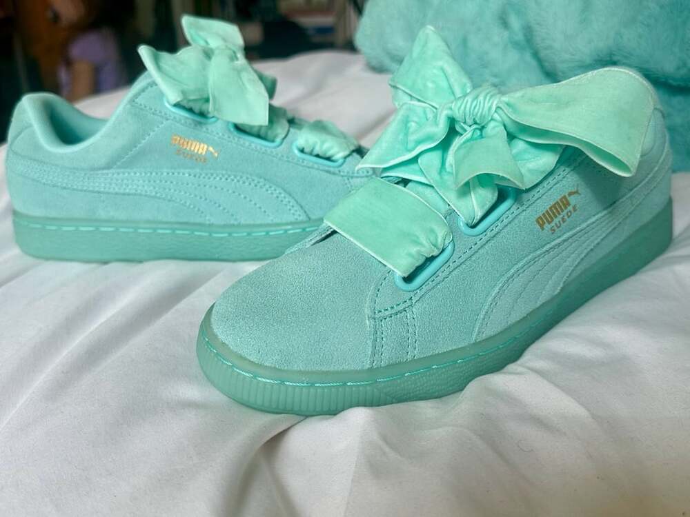 Puma Suede Heart Reset Aruba Blue Size 8 Sneakers-Woman’s